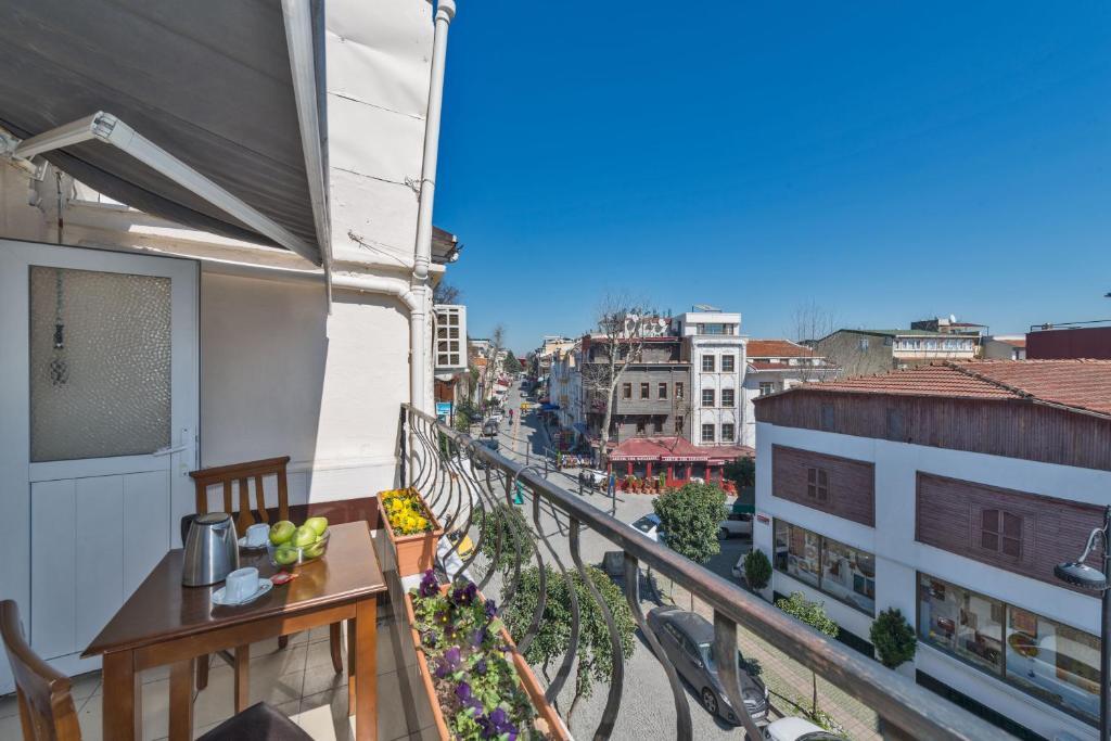 Turgut Hotel Istanbul Exterior foto